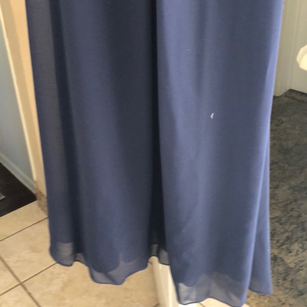 Gown - Picture 3 of 7